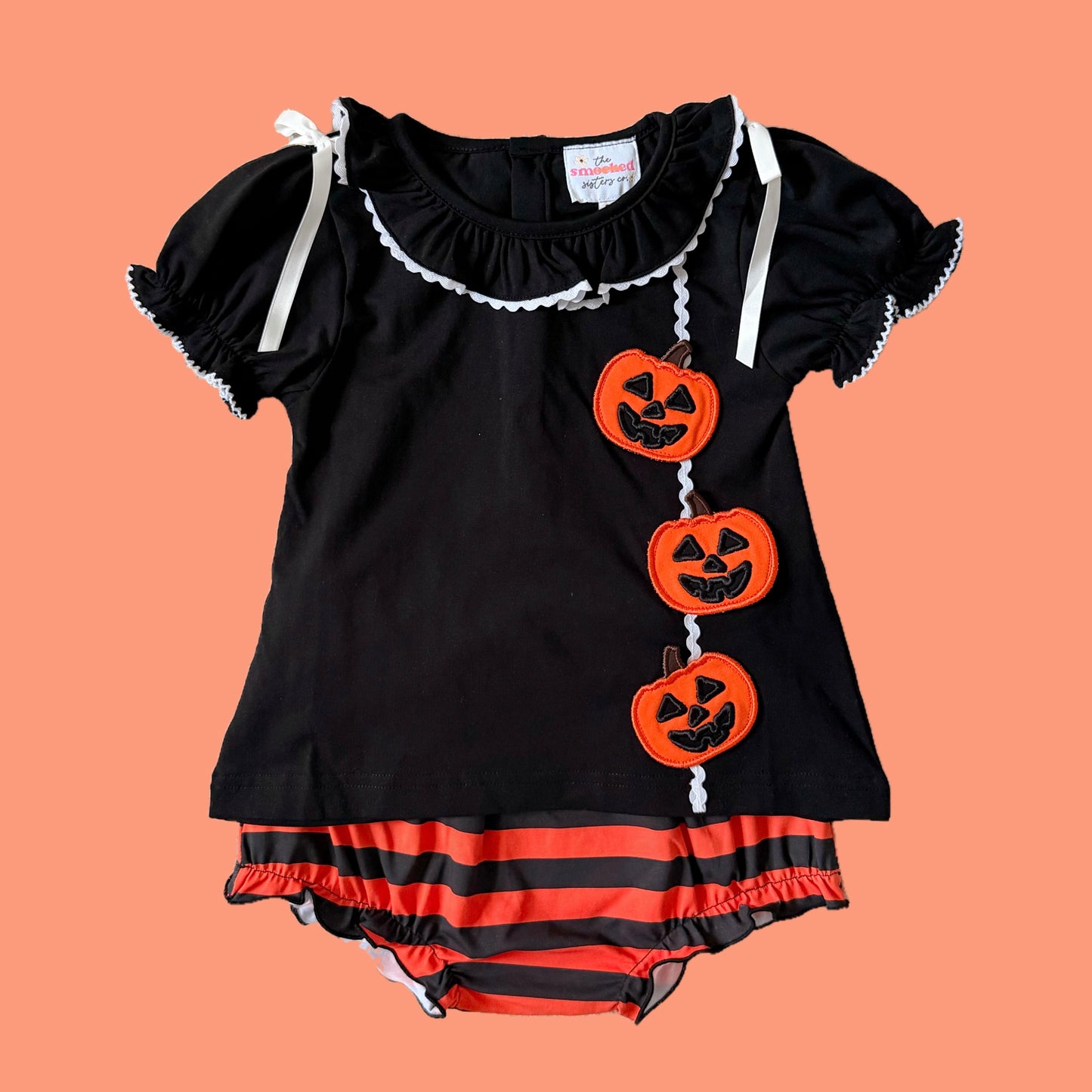 Appliqué Spooky Sweethearts Diaper Set